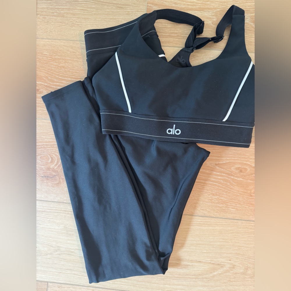 Alo Airlift Suit Up Bra & Legging Set, size M like new!!